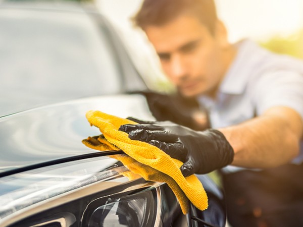 汽車美容是什麼？跟自己DIY打蠟差在哪？(上)